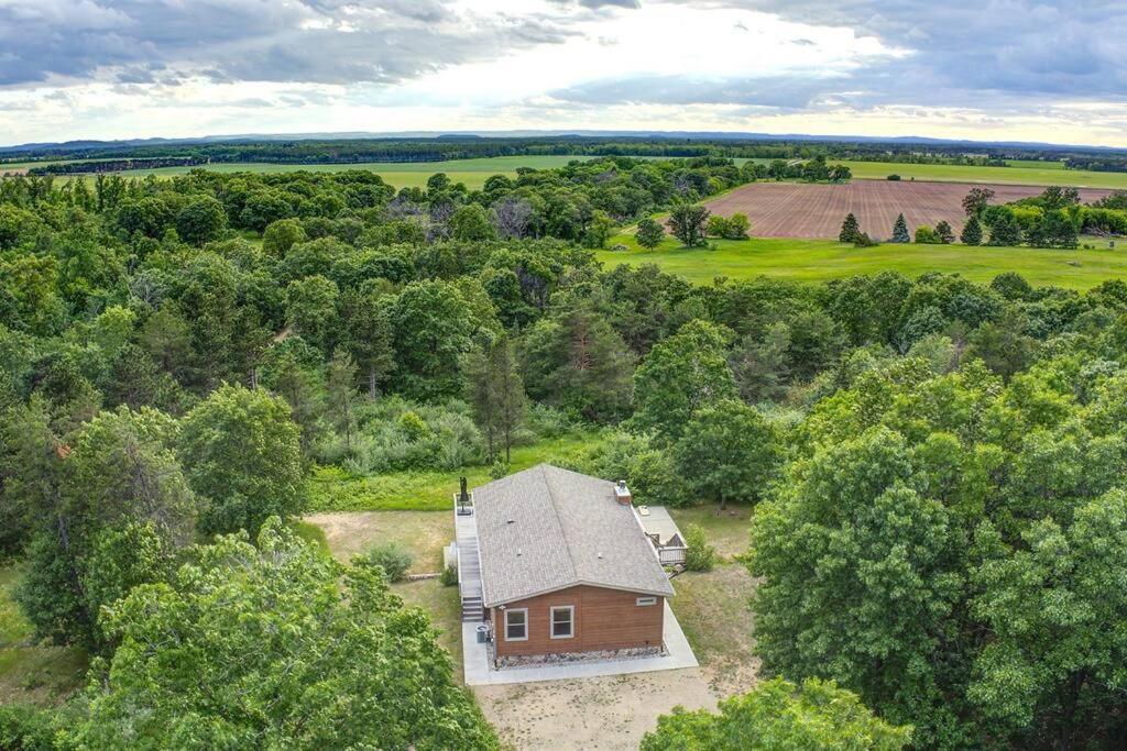 Countryside - 2 Living Spaces - Close To The Dells Villa Wisconsin Dells Exterior photo